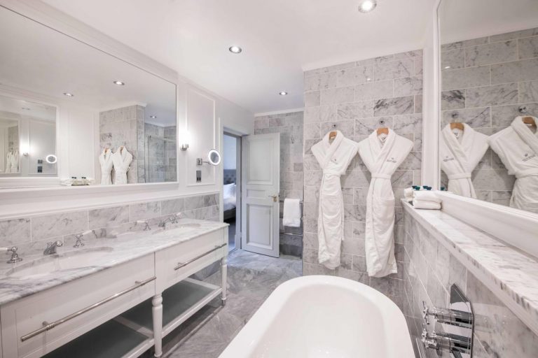 Waldorf Astoria Edinburgh The Caledonian Bathroom 768x512