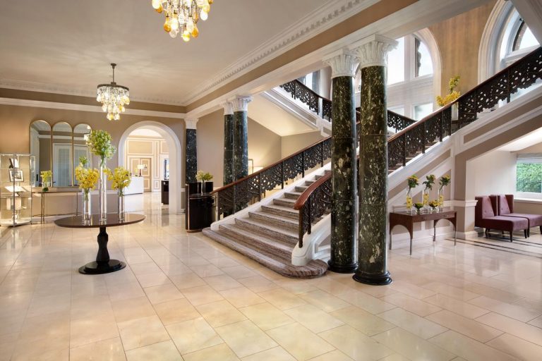 Waldorf Astoria Edinburgh The Caledonian stairway 768x512